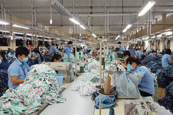 Doanh nghiệp may ở Sài Gòn chật vật thích nghi với giãn cách xã hội